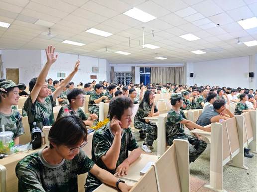 会议室里的人们AI 生成的内容可能不正确。